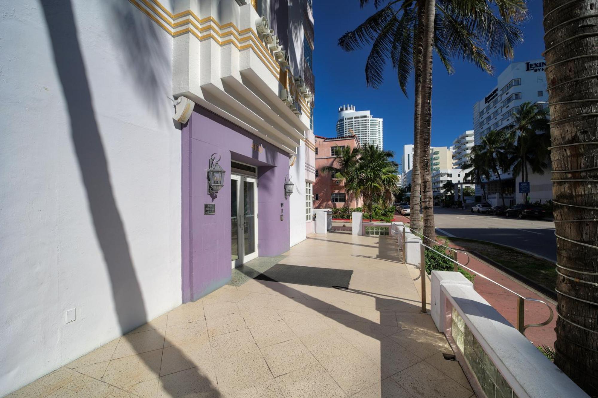 Ocean Spray Hotel Miami Beach Exterior photo